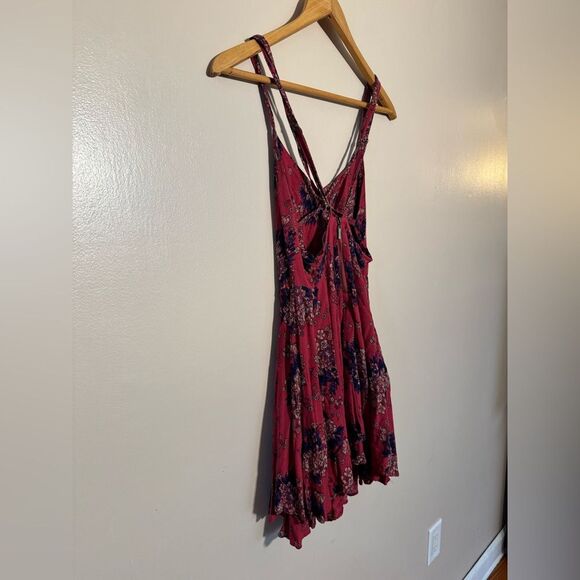 Red Kimchi Blue Floral Fit and Flare Dress Size 0 EUC - Picture 4 of 6